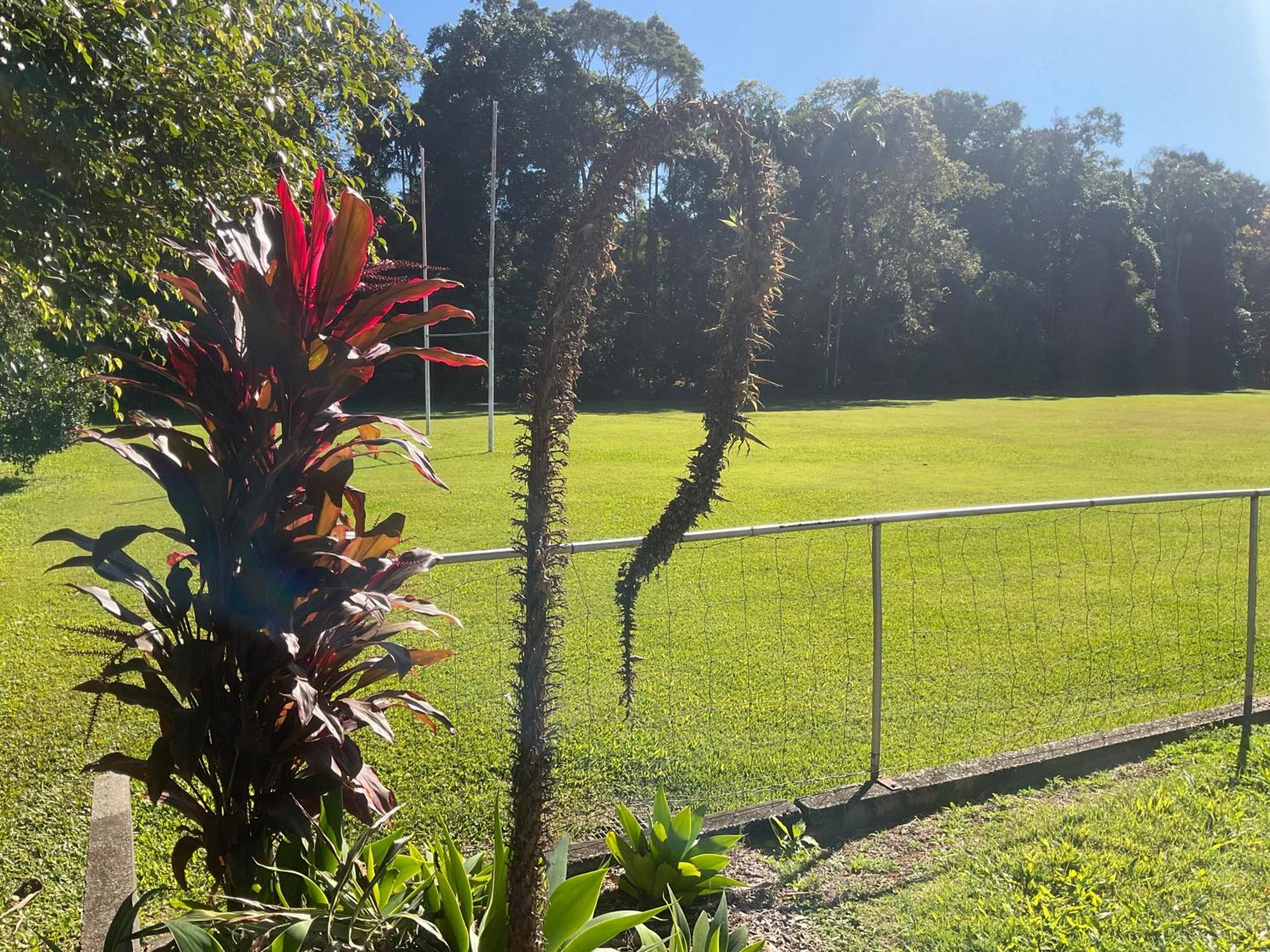 Sunshine Coast Retreat Your Own Private Golf Course Diddillibah Esterno foto